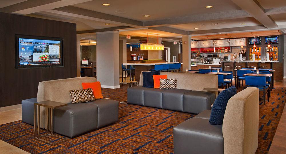 Courtyard By Marriott St. Louis St. Peters Hotel Saint Peters Bagian luar foto
