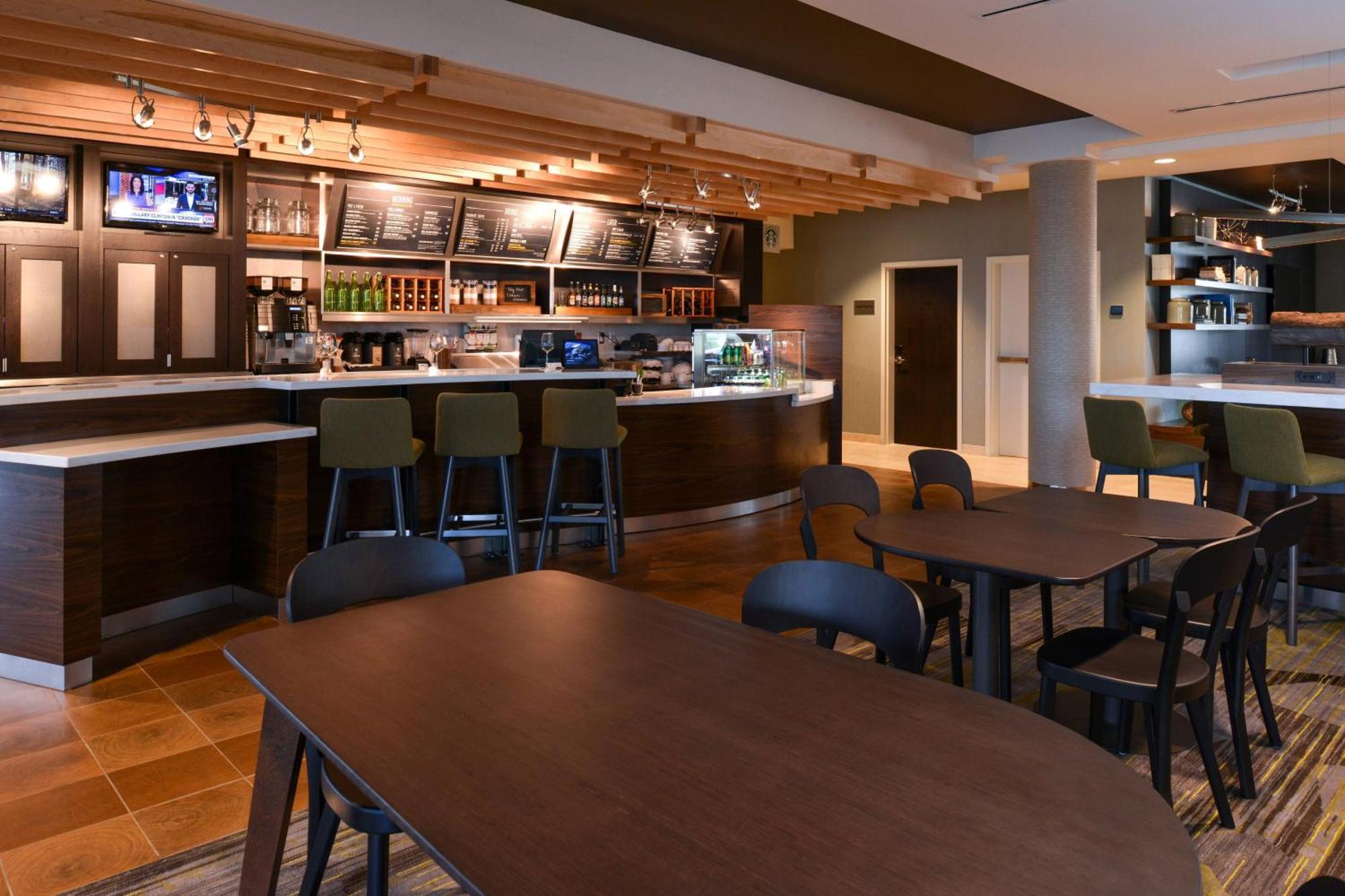 Courtyard By Marriott St. Louis St. Peters Hotel Saint Peters Bagian luar foto