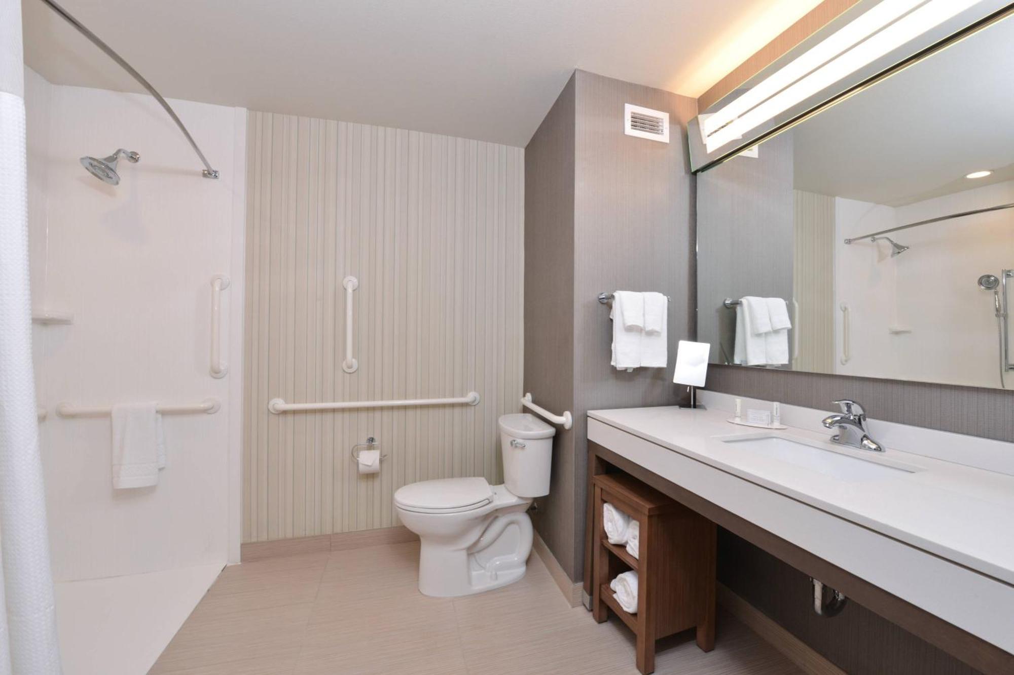 Courtyard By Marriott St. Louis St. Peters Hotel Saint Peters Bagian luar foto