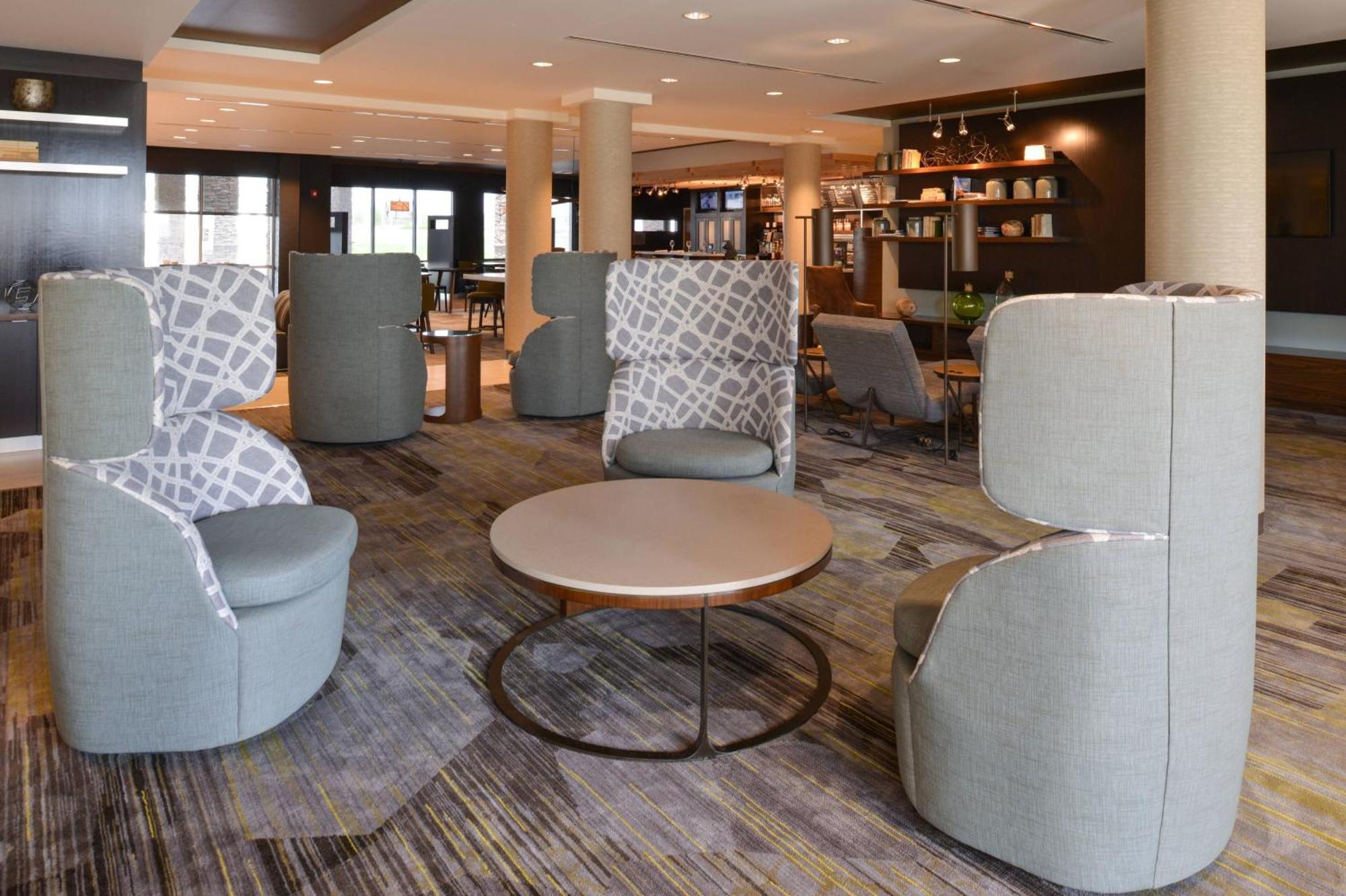 Courtyard By Marriott St. Louis St. Peters Hotel Saint Peters Bagian luar foto