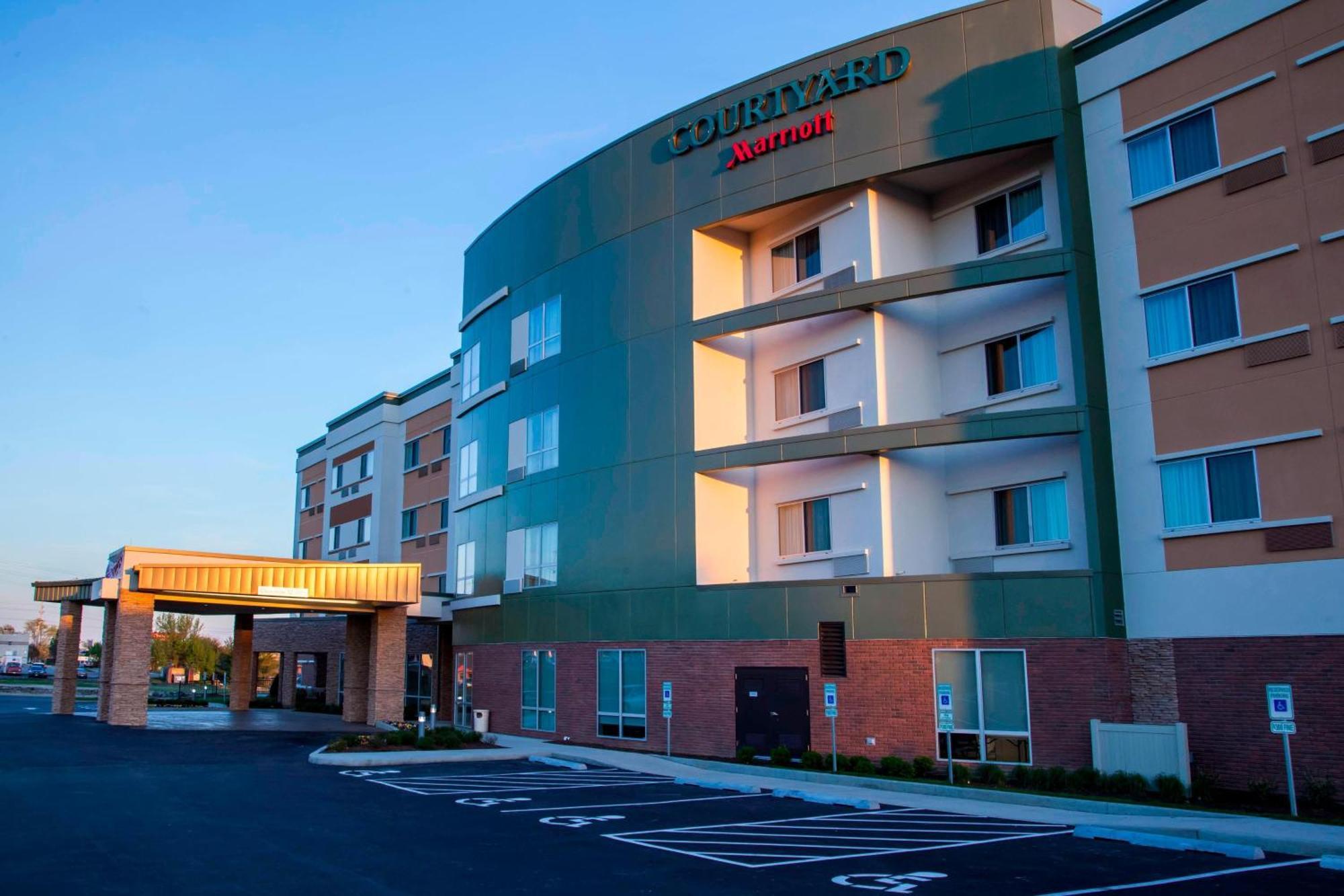 Courtyard By Marriott St. Louis St. Peters Hotel Saint Peters Bagian luar foto